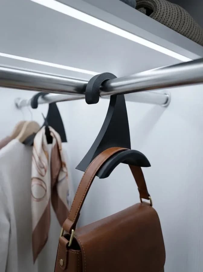 Gardırop Çanta Askı Aparatı – Askı Borusu Uyumlu Modern Dolap Düzenleyici